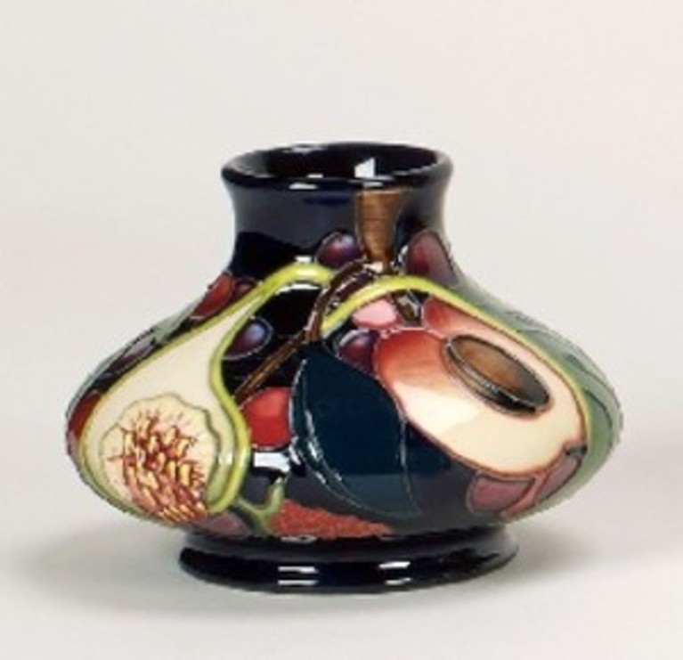 Moorcroft Queens Choice Vase 33/3