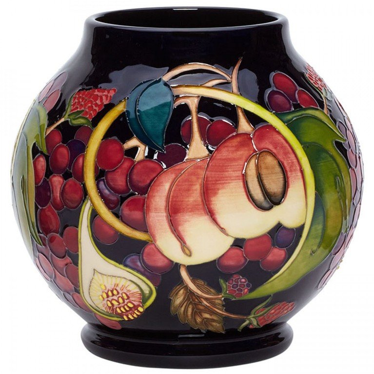 Moorcroft Queens Choice Vase RM2/6