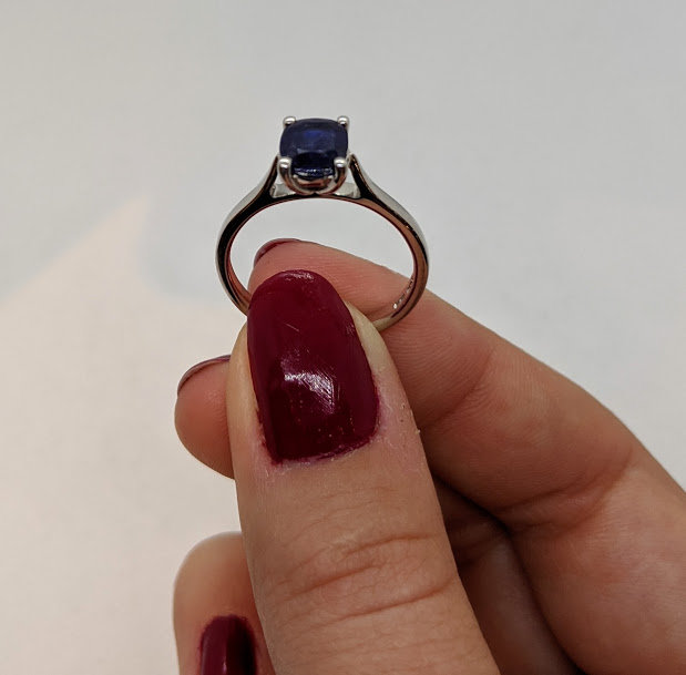9ct White Gold & Sapphire Ring M1967