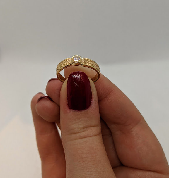 9ct Yellow Gold Celtic Design Single Diamond Ring R191